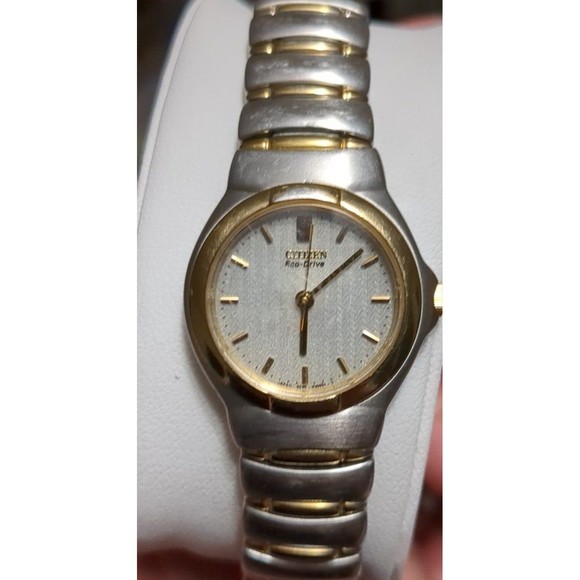 Citizen Eco drive solar power watch - Picture 1 of 4